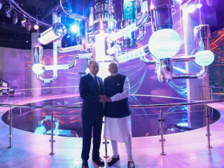 Narendra Modi indiai miniszterelnök és Vlagyimir Putyin orosz elnök az atombiztos kapcsolatokra épít