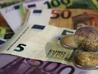 Tömött sorok lehetnek a pénzváltóknál, ha meglátják, mennyibe kerül egy euró