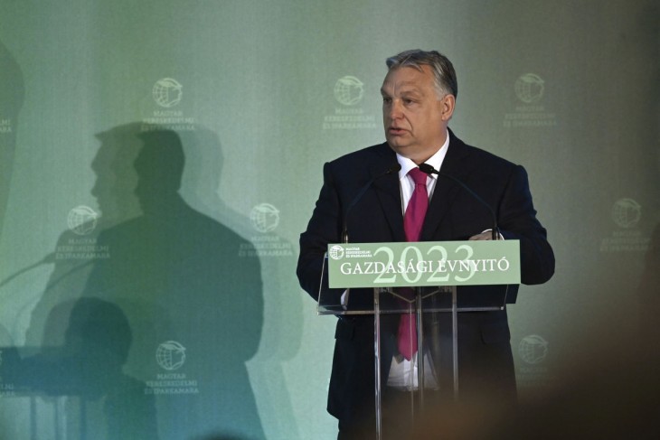 Orbán Viktor miniszterelnök beszédet mond a Magyar Kereskedelmi és Iparkamara (MKIK) évnyitó gazdaságpolitikai fórumán Budapesten 2023. március 9-én. Fotó: MTI/Koszticsák Szilárd 
