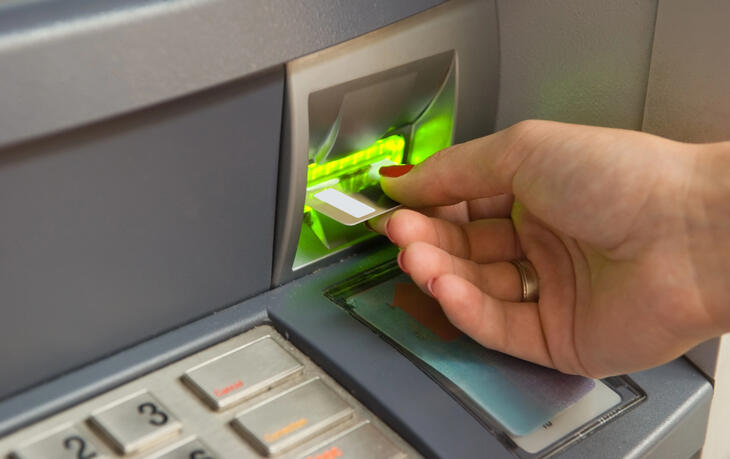 Lehet 150 ezerrel több? Vasárnaptól duplaannyi pénzt vehetünk fel az ATM-ekből