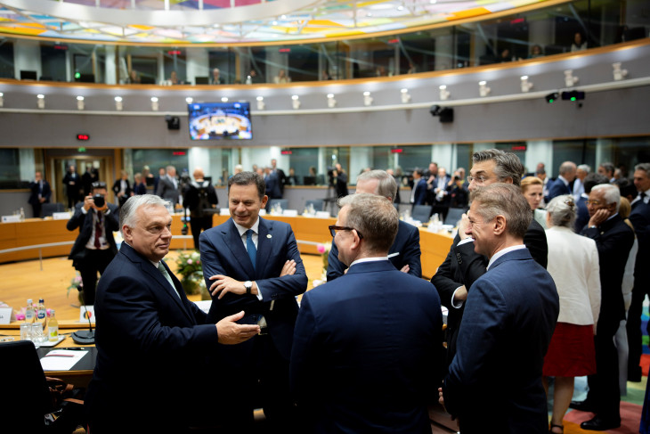 Orbán Viktor a június 26-i EU-csúcson – továbbra is klubtagok vagyunk